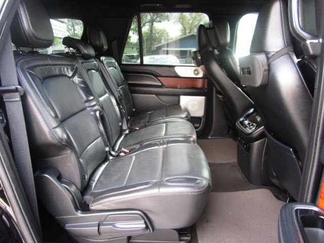 2018 Lincoln Navigator L in Tampa, FL 33604-6914 - 18119297 10