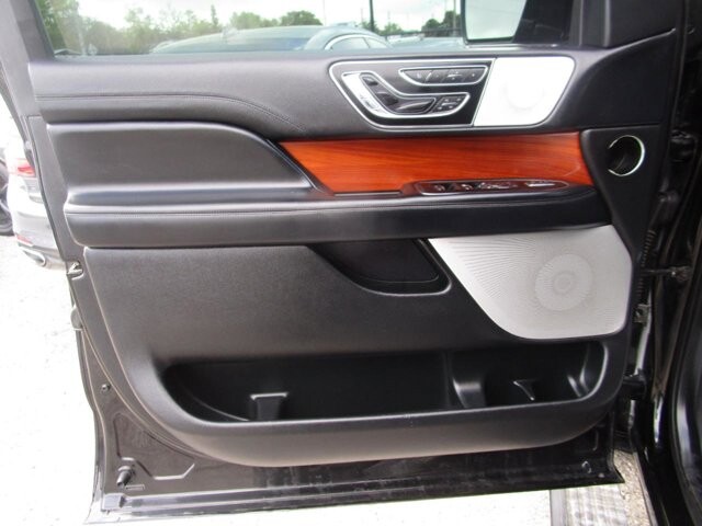 2018 Lincoln Navigator L in Tampa, FL 33604-6914 - 18119297 20