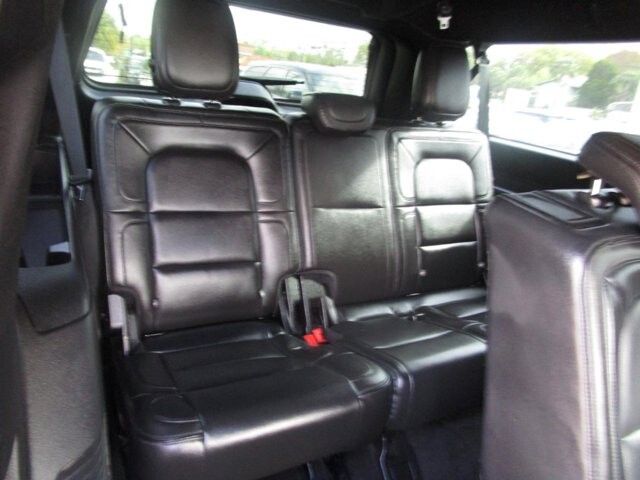 2018 Lincoln Navigator L in Tampa, FL 33604-6914 - 18119297 9