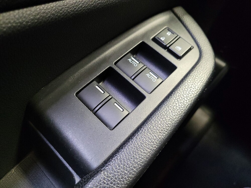 2018 Honda Pilot in Fresno, CA 93726 - 18119304 27