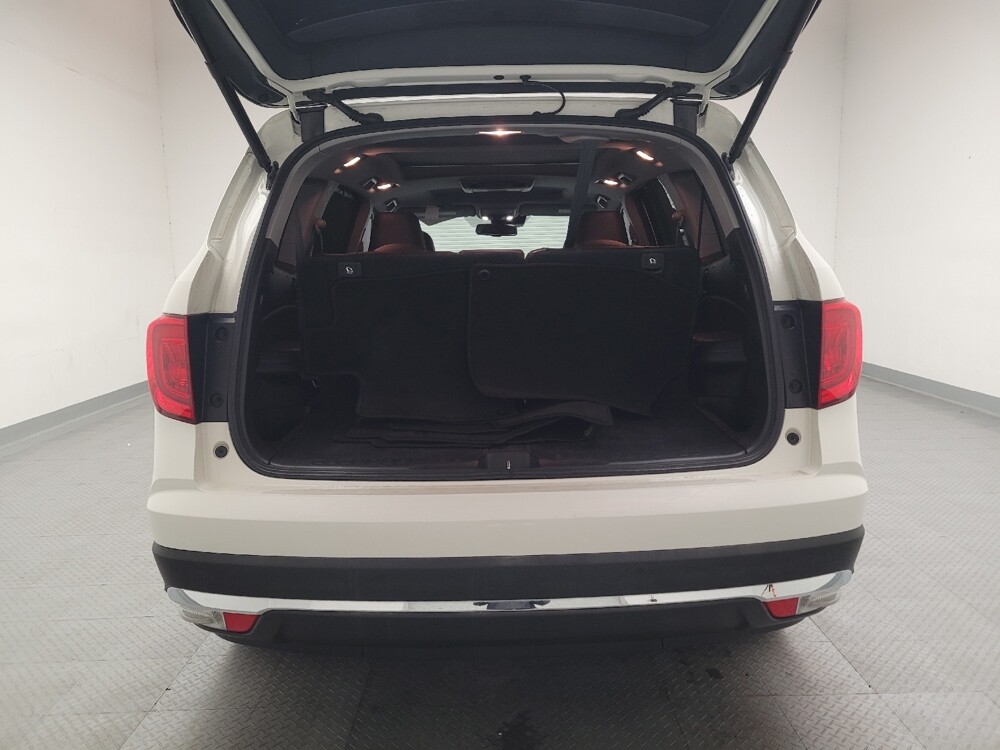 2018 Honda Pilot in Fresno, CA 93726 - 18119304 29