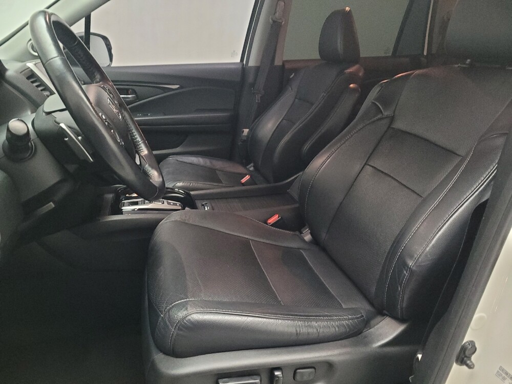 2018 Honda Pilot in Fresno, CA 93726 - 18119304 17