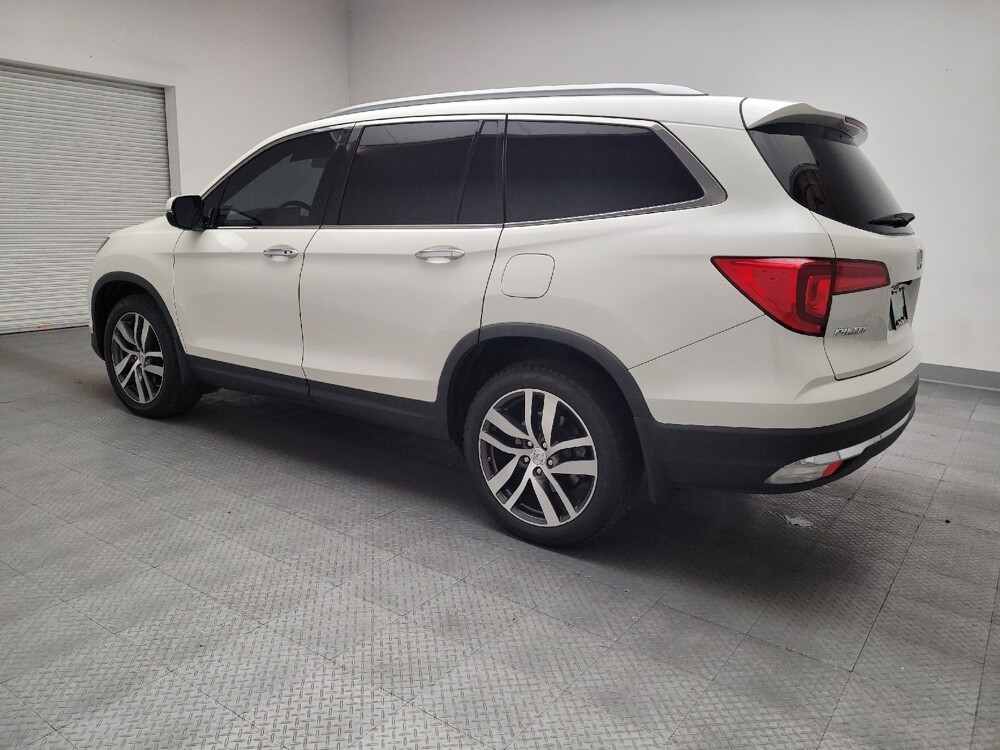 2018 Honda Pilot in Fresno, CA 93726 - 18119304 3