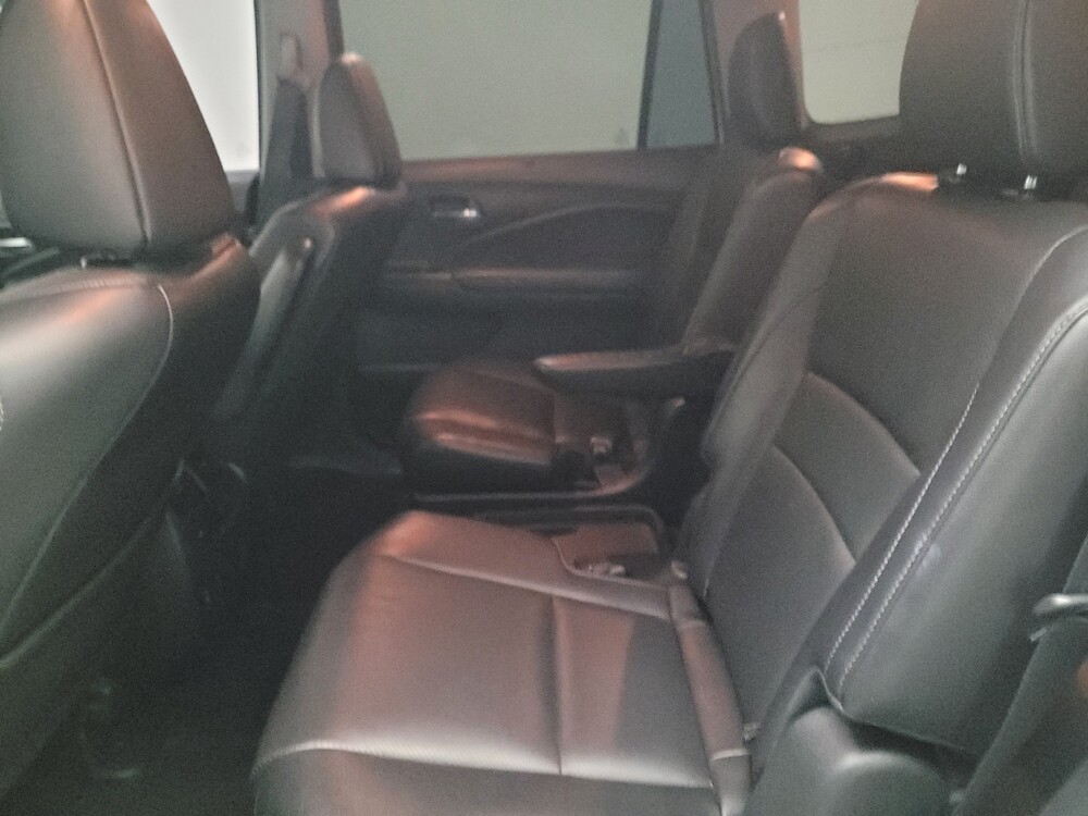 2018 Honda Pilot in Fresno, CA 93726 - 18119304 18