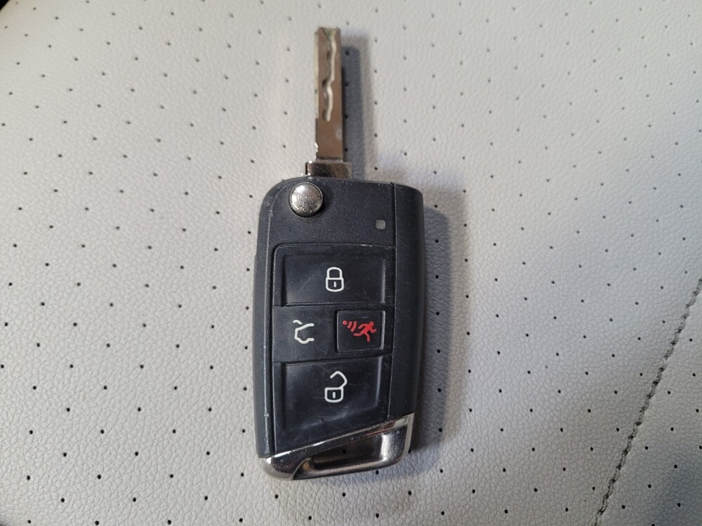 2019 Volkswagen Tiguan in El Cajon, CA 92020 - 18119306 32