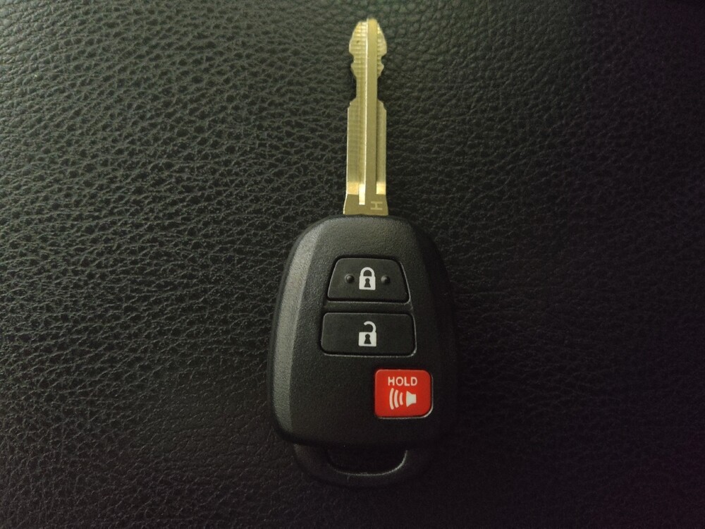 2018 Toyota RAV4 in Union City, GA 30291 - 18119319 32