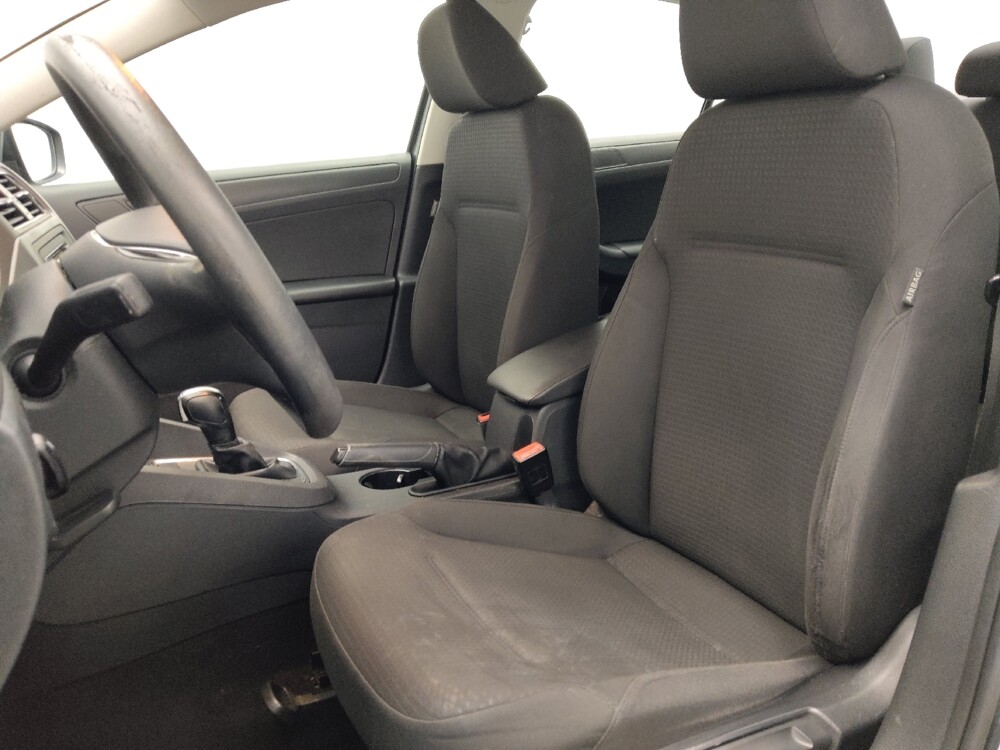 2015 Volkswagen Jetta in Jacksonville, FL 32210 - 18119343 17