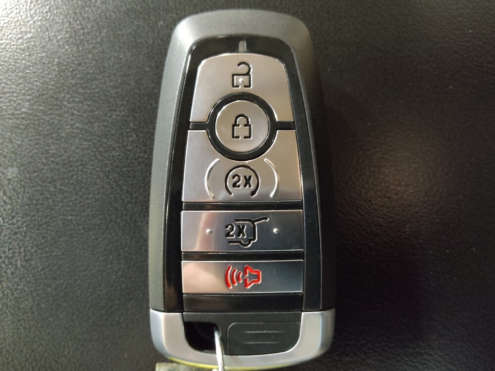 2020 Ford Explorer in Tulsa, OK 74145 - 18119350 32