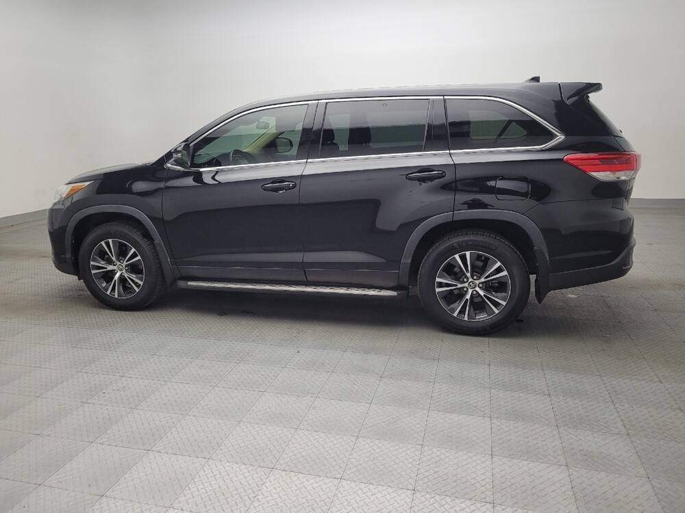 2019 Toyota Highlander in Oklahoma City, OK 73139 - 18119359 3