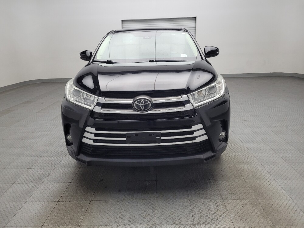 2019 Toyota Highlander in Oklahoma City, OK 73139 - 18119359 15