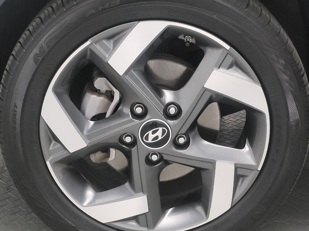 2025 Hyundai Venue in Tulsa, OK 74145 - 18119362 31