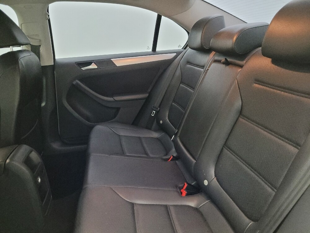 2014 Volkswagen Jetta in Glendale, AZ 85301 - 18119387 18