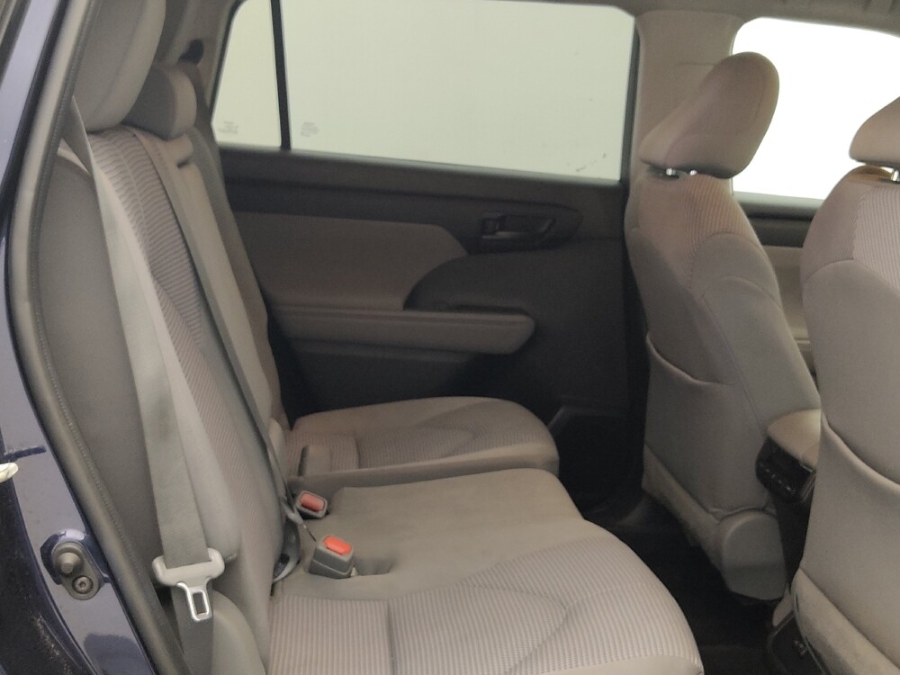 2022 Toyota Highlander in Tallahassee, FL 32304 - 18119395 19