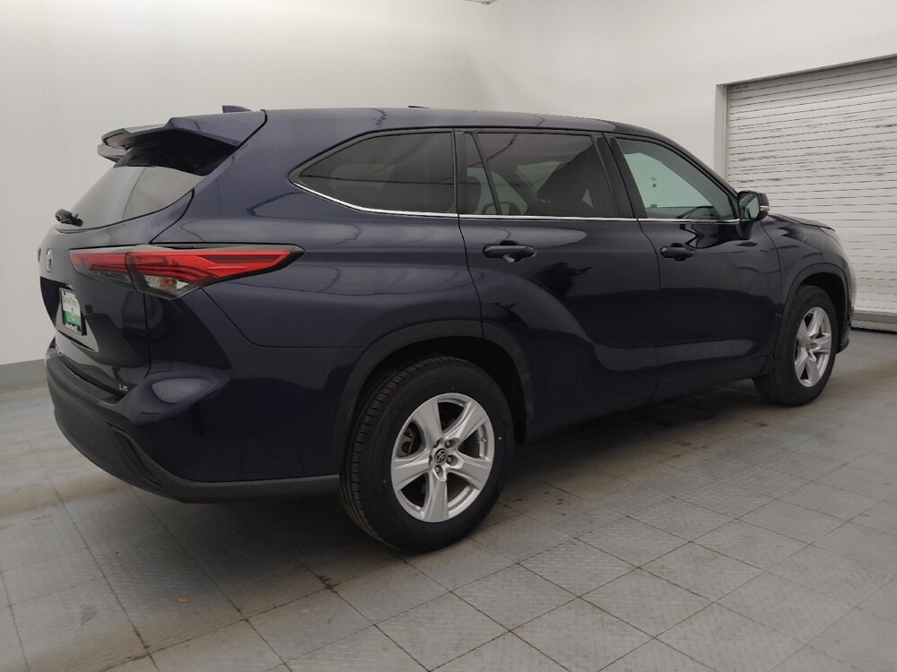 2022 Toyota Highlander in Tallahassee, FL 32304 - 18119395 10