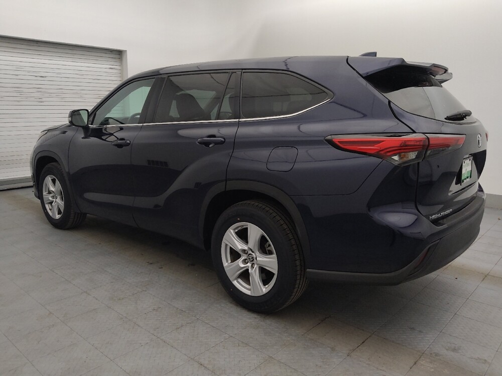 2022 Toyota Highlander in Tallahassee, FL 32304 - 18119395 3