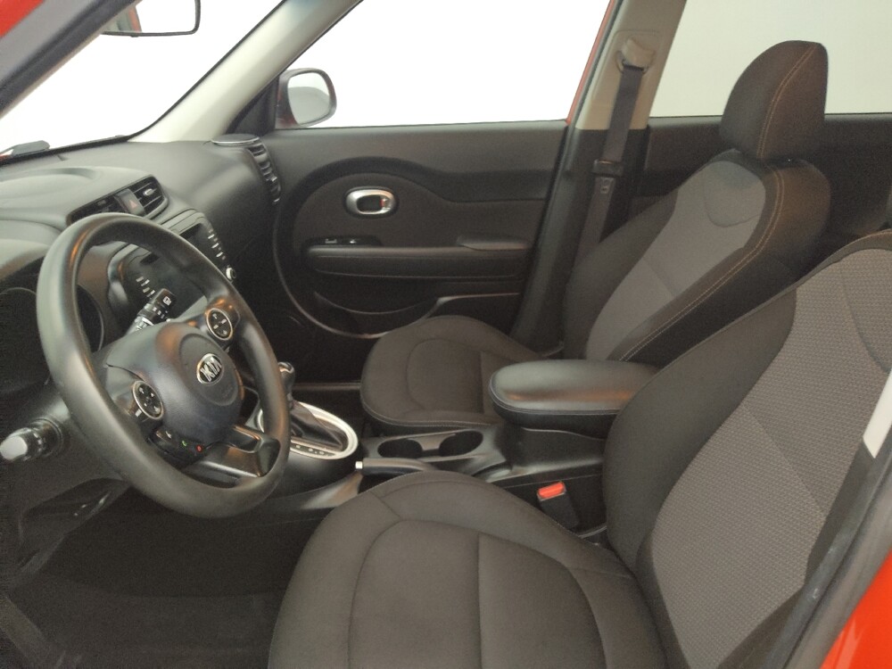 2019 Kia Soul in Tampa, FL 33619 - 18119401 17