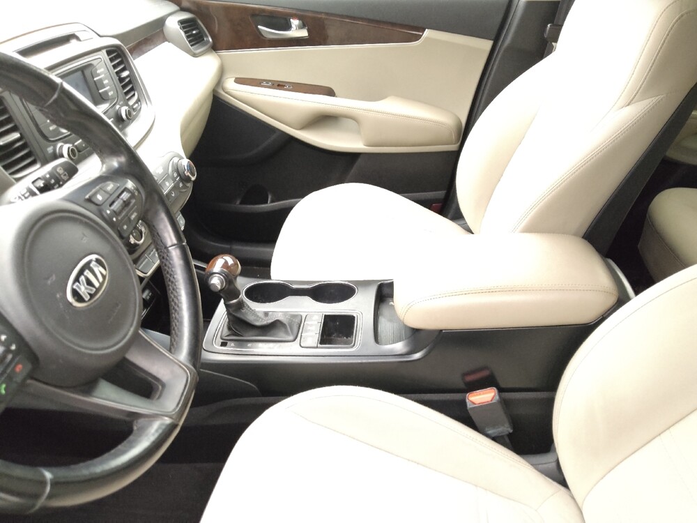2016 Kia Sorento in Fort Myers, FL 33907 - 18119402 17