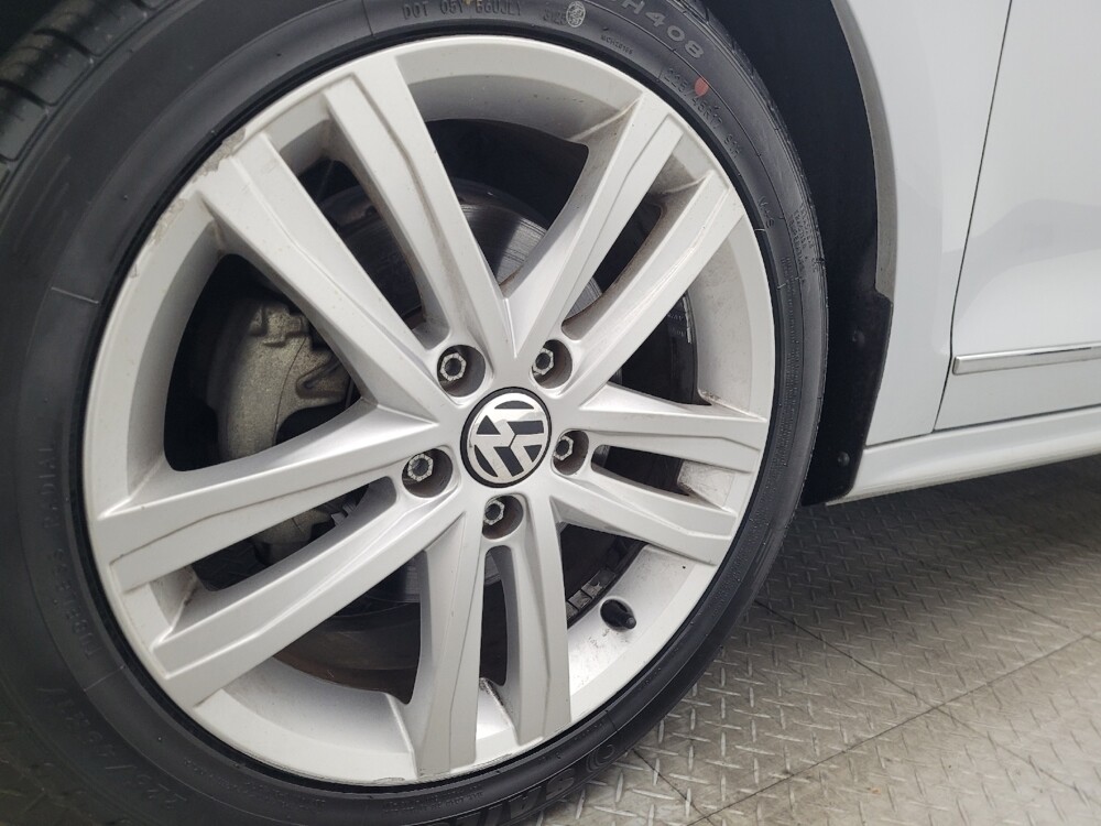 2017 Volkswagen Jetta in Jacksonville, FL 32210 - 18119420 31