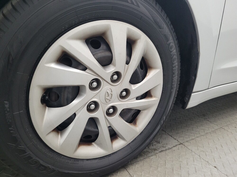 2017 Hyundai Elantra in Orlando, FL 32808 - 18119422 31