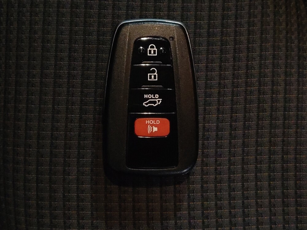 2020 Toyota Highlander in Jacksonville, FL 32210 - 18119424 32