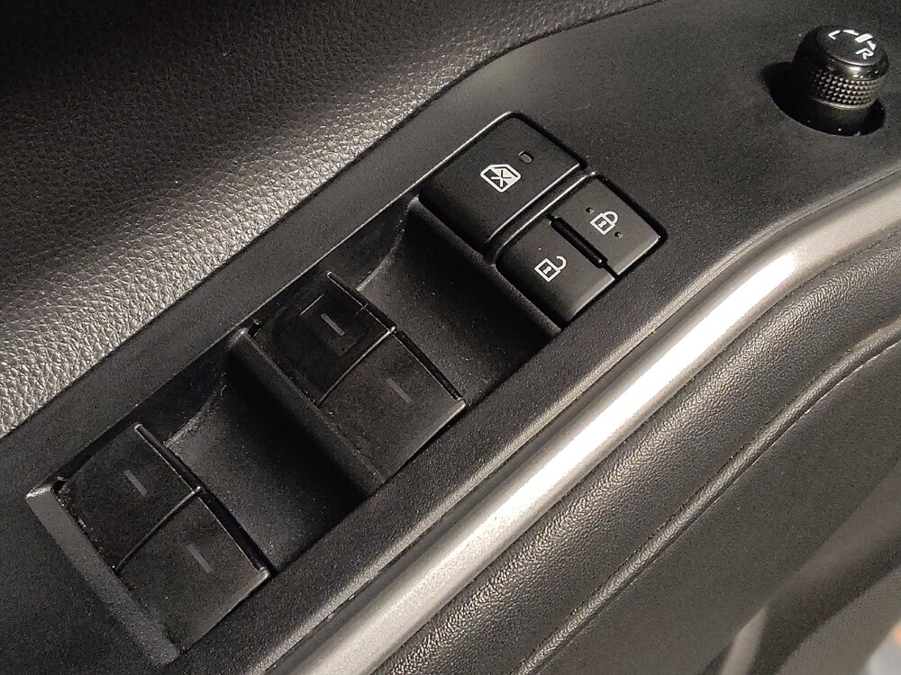 2020 Toyota Highlander in Jacksonville, FL 32210 - 18119424 27