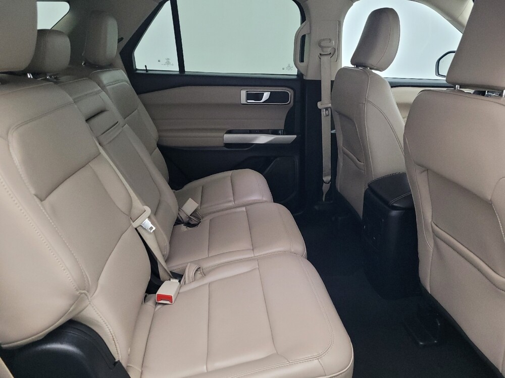 2024 Ford Explorer in Pensacola, FL 32505 - 18119435 19