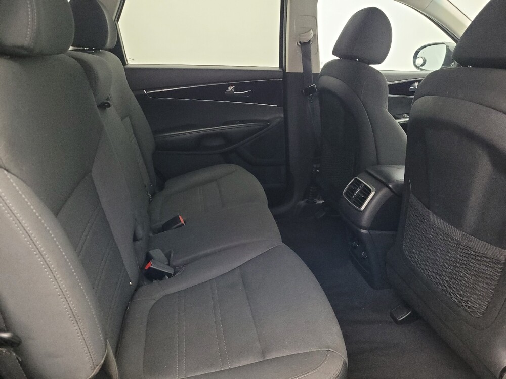 2020 Kia Sorento in Orlando, FL 32808 - 18119451 19