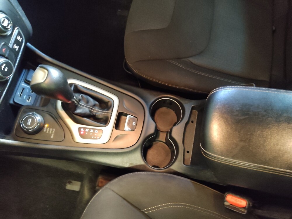 2016 Jeep Cherokee in Charleston, SC 29414 - 18119458 26