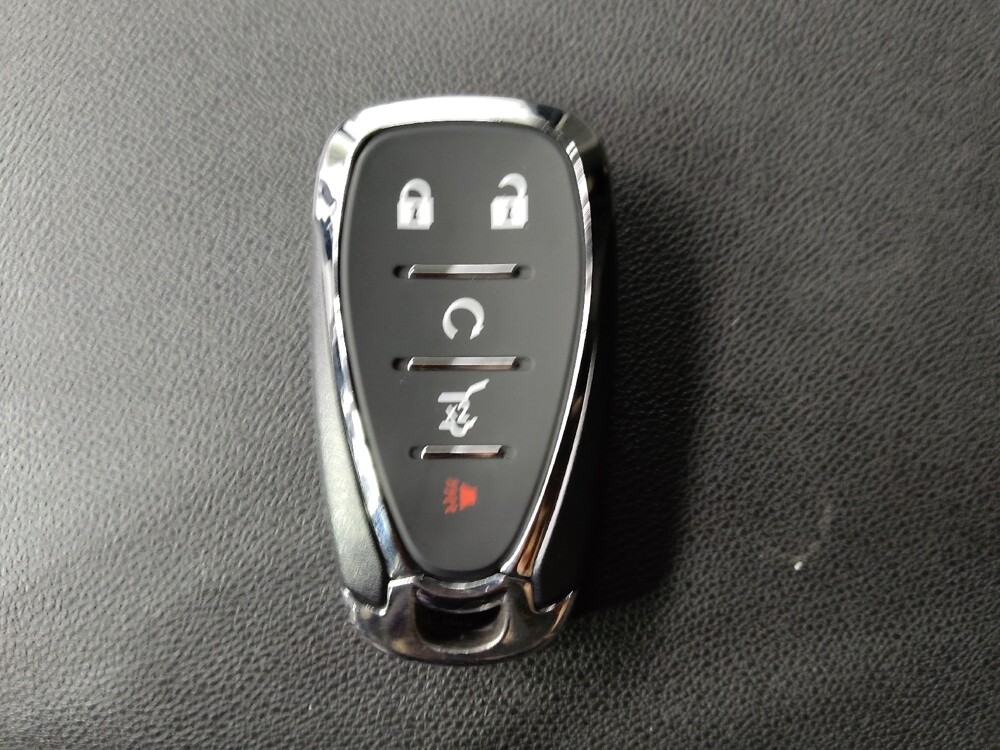 2018 Chevrolet Equinox in Greenville, NC 27834 - 18119469 32