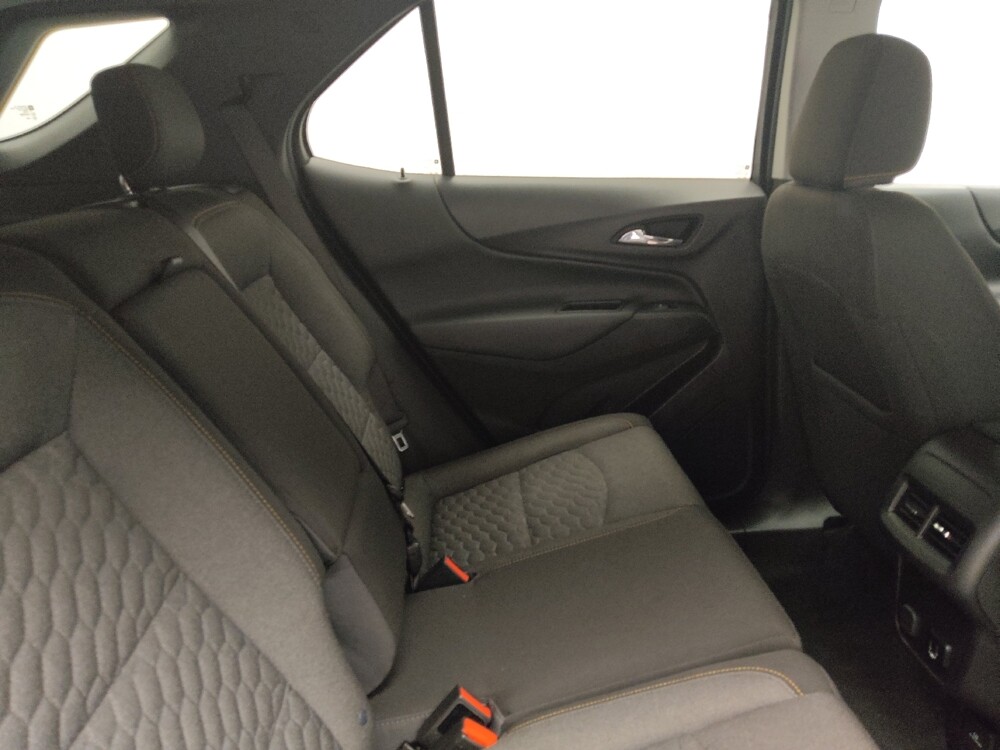 2018 Chevrolet Equinox in Indianapolis, IN 46219 - 18119549 19