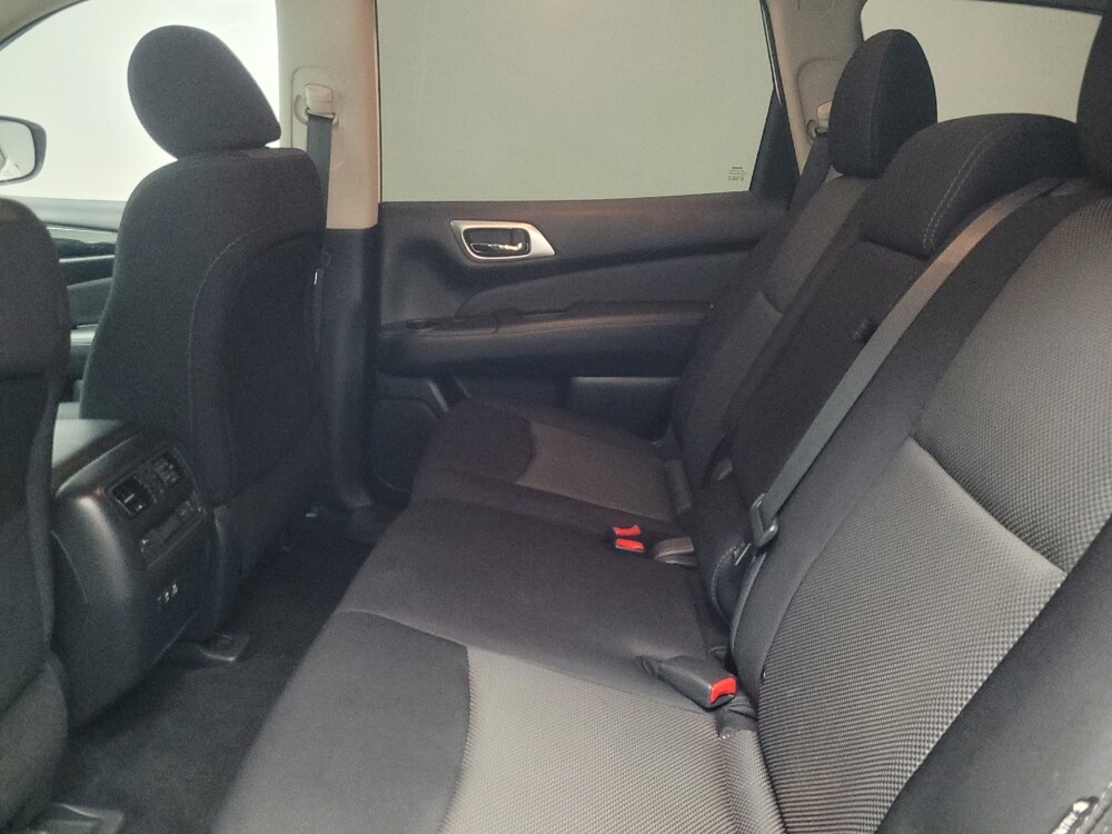 2020 Nissan Pathfinder in Indianapolis, IN 46222 - 18119554 18