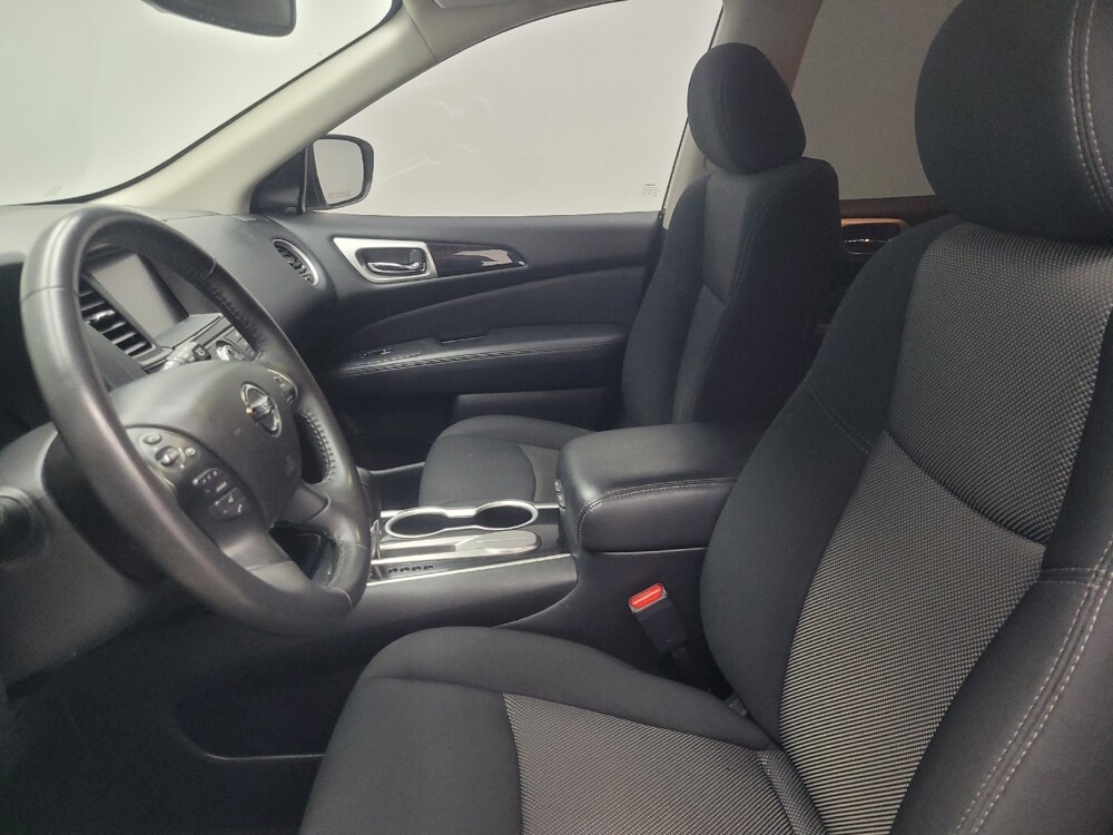 2020 Nissan Pathfinder in Indianapolis, IN 46222 - 18119554 17