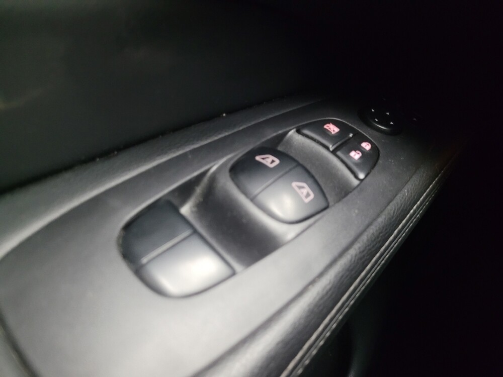 2020 Nissan Pathfinder in Indianapolis, IN 46222 - 18119554 27