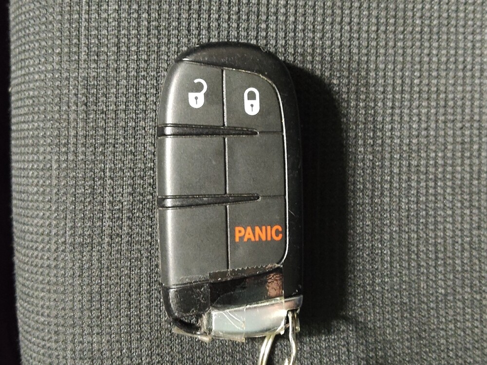 2017 Jeep Grand Cherokee in Tulsa, OK 74145 - 18119557 32