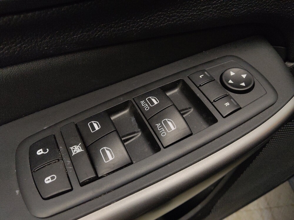 2021 Jeep Cherokee in Lakewood, CO 80215 - 18119559 27