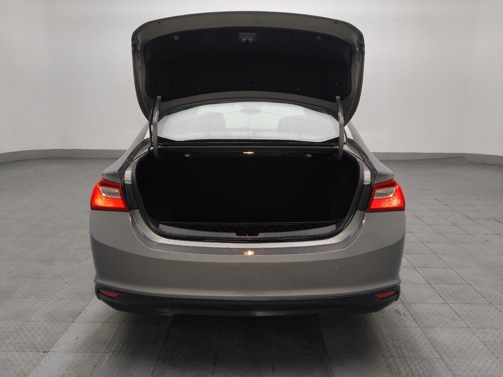 2018 Chevrolet Malibu in Knoxville, TN 37923 - 18119562 29