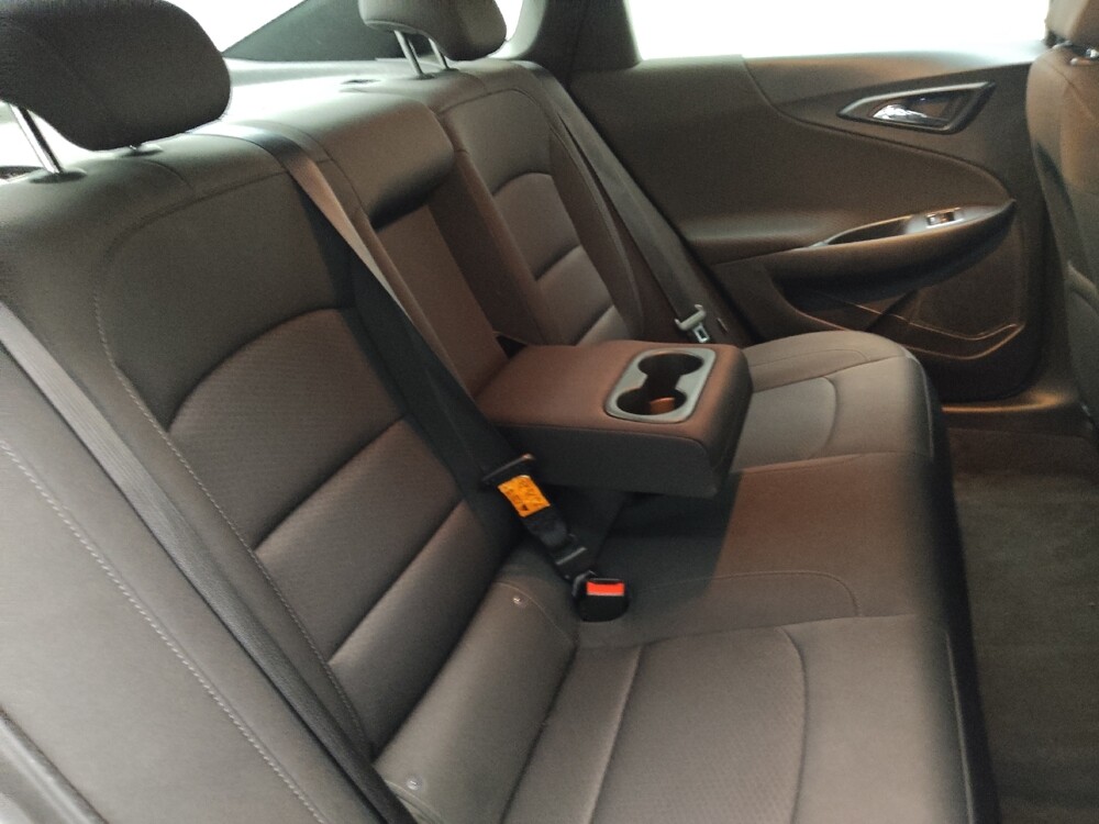 2018 Chevrolet Malibu in Knoxville, TN 37923 - 18119562 19