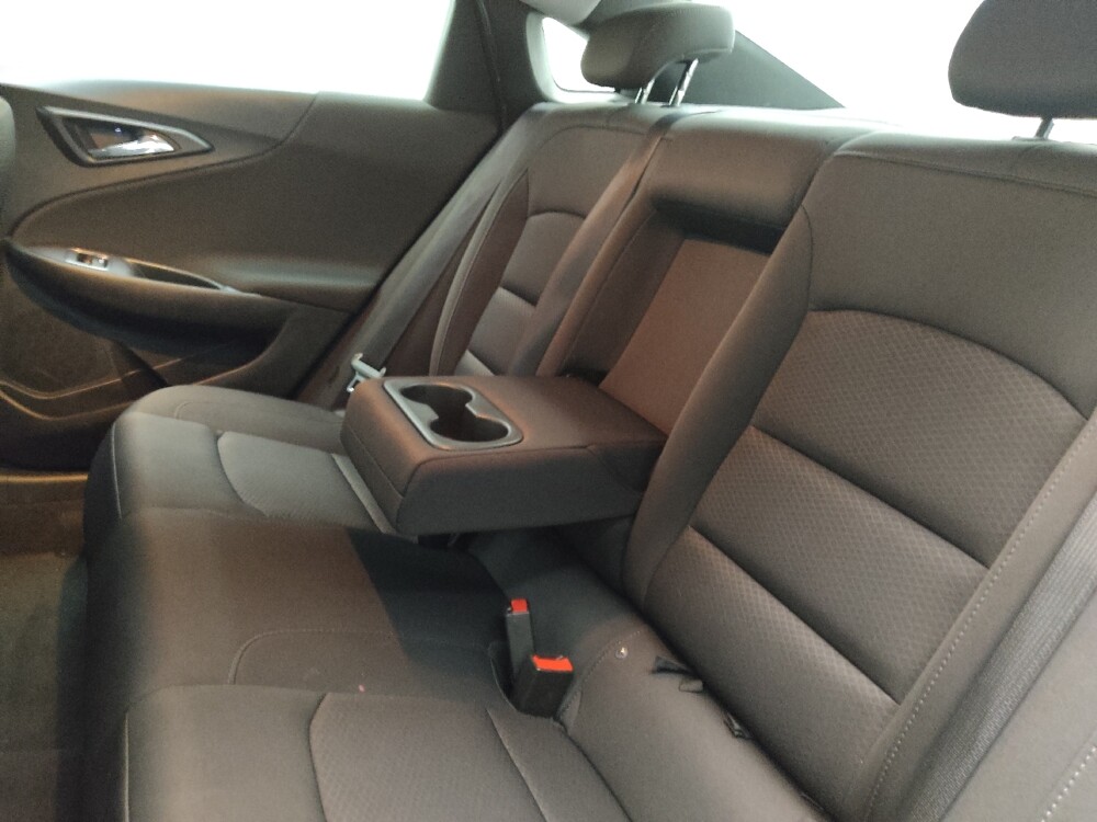 2018 Chevrolet Malibu in Knoxville, TN 37923 - 18119562 18