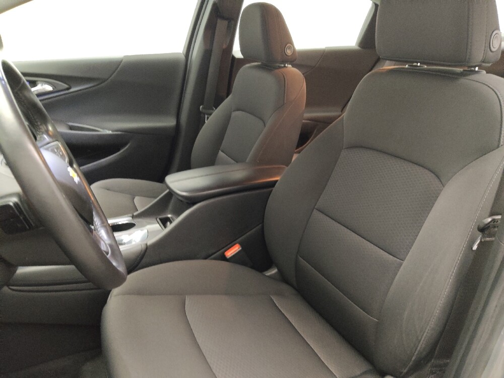 2018 Chevrolet Malibu in Knoxville, TN 37923 - 18119562 17