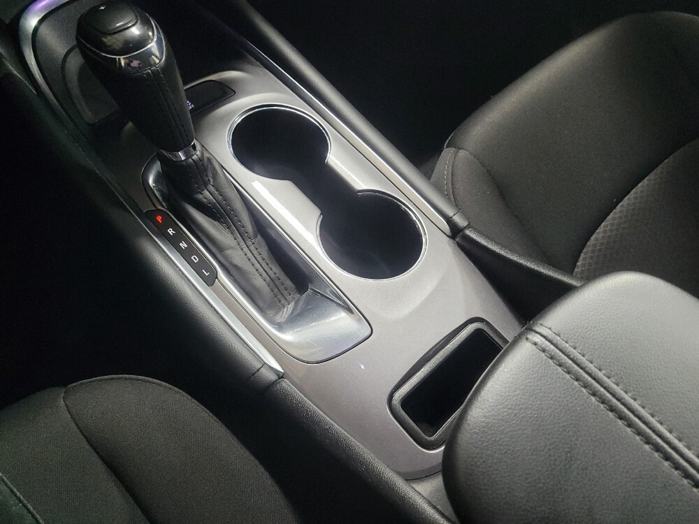 2018 Chevrolet Malibu in Knoxville, TN 37923 - 18119562 26