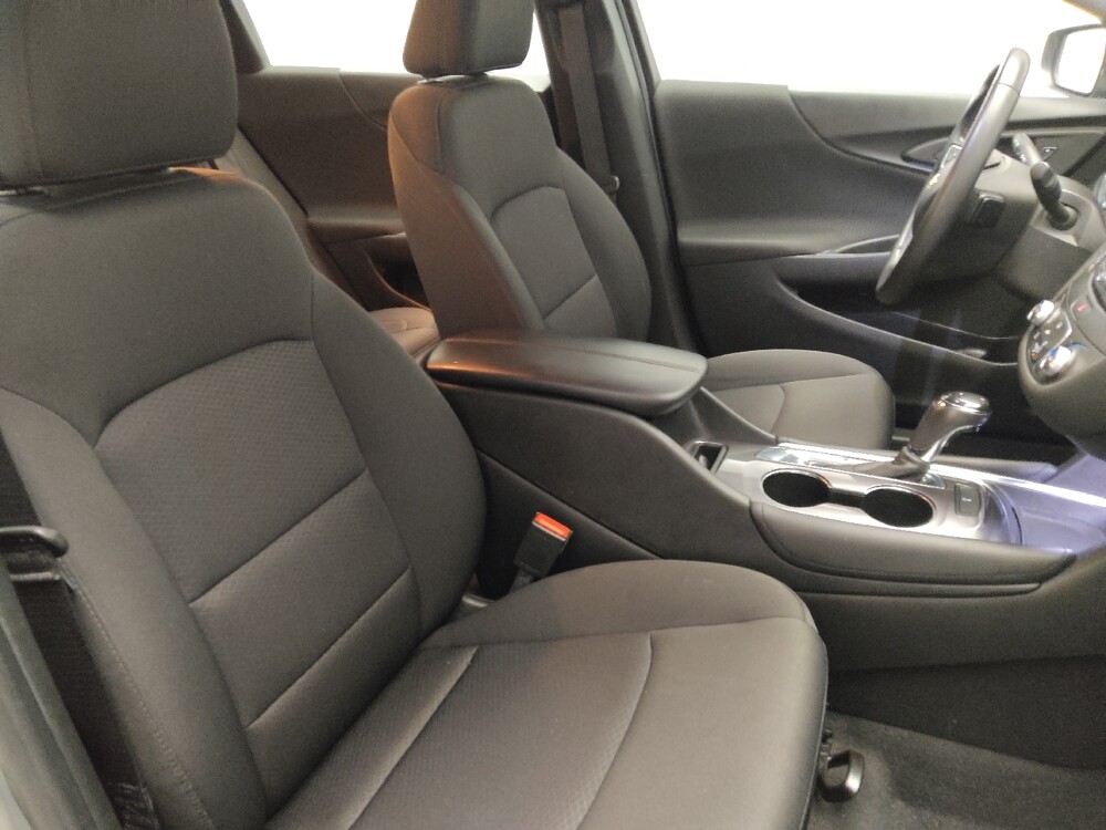 2018 Chevrolet Malibu in Knoxville, TN 37923 - 18119562 21