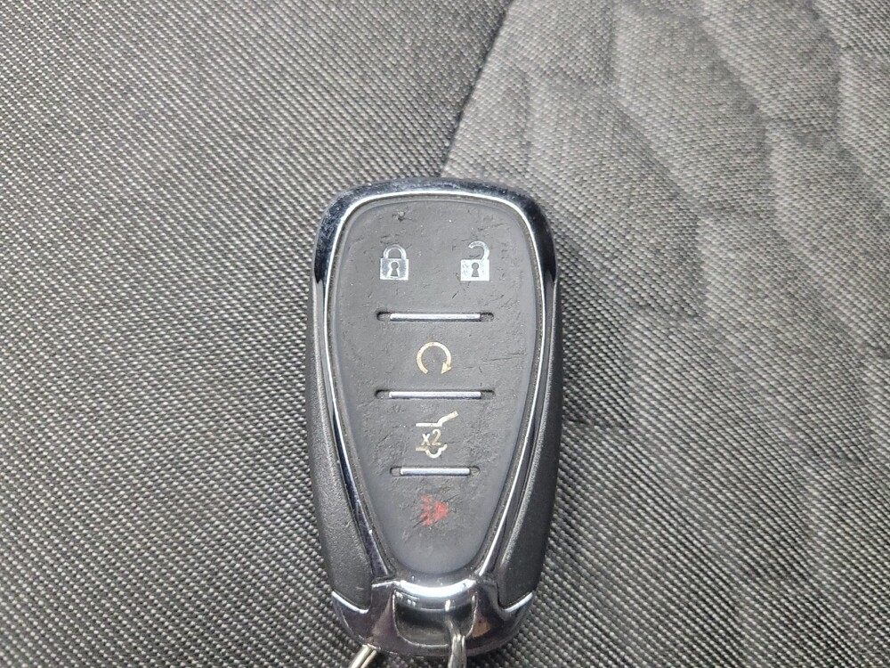 2018 Chevrolet Equinox in Mishawaka, IN 46545 - 18119592 32