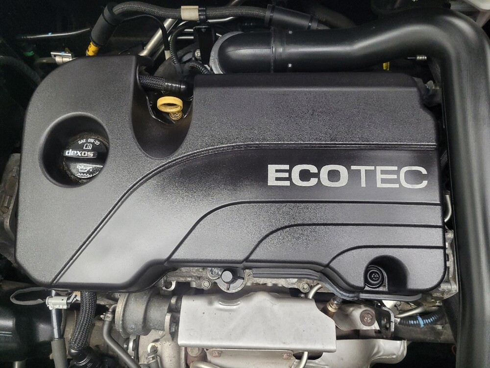 2018 Chevrolet Equinox in Mishawaka, IN 46545 - 18119592 30