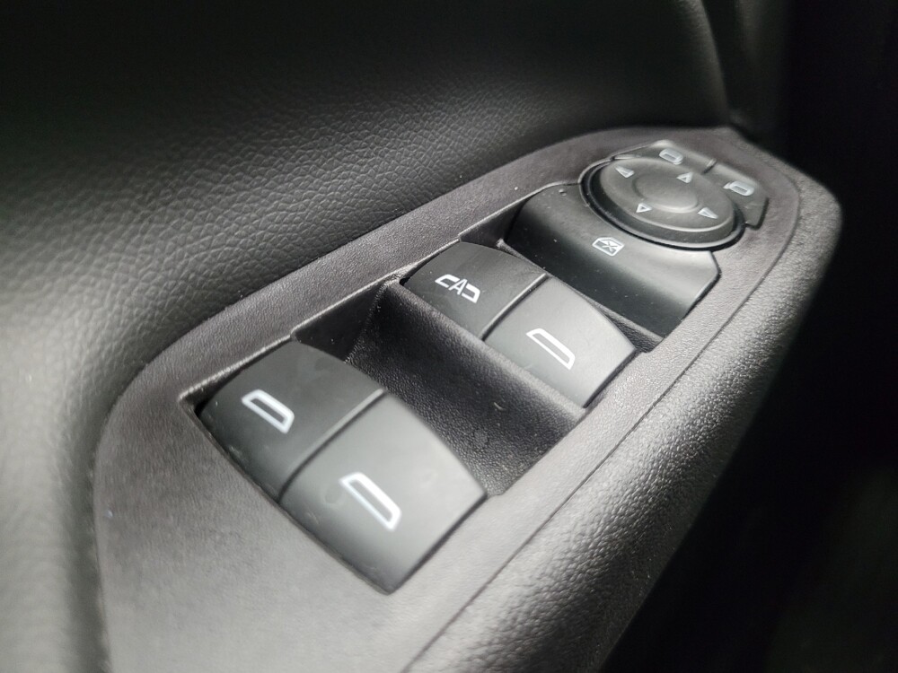 2018 Chevrolet Equinox in Mishawaka, IN 46545 - 18119592 27