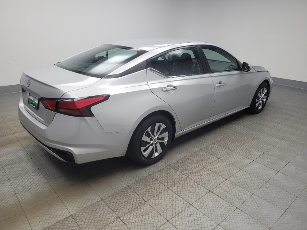 2023 Nissan Altima in Indianapolis, IN 46222 - 18119594 10