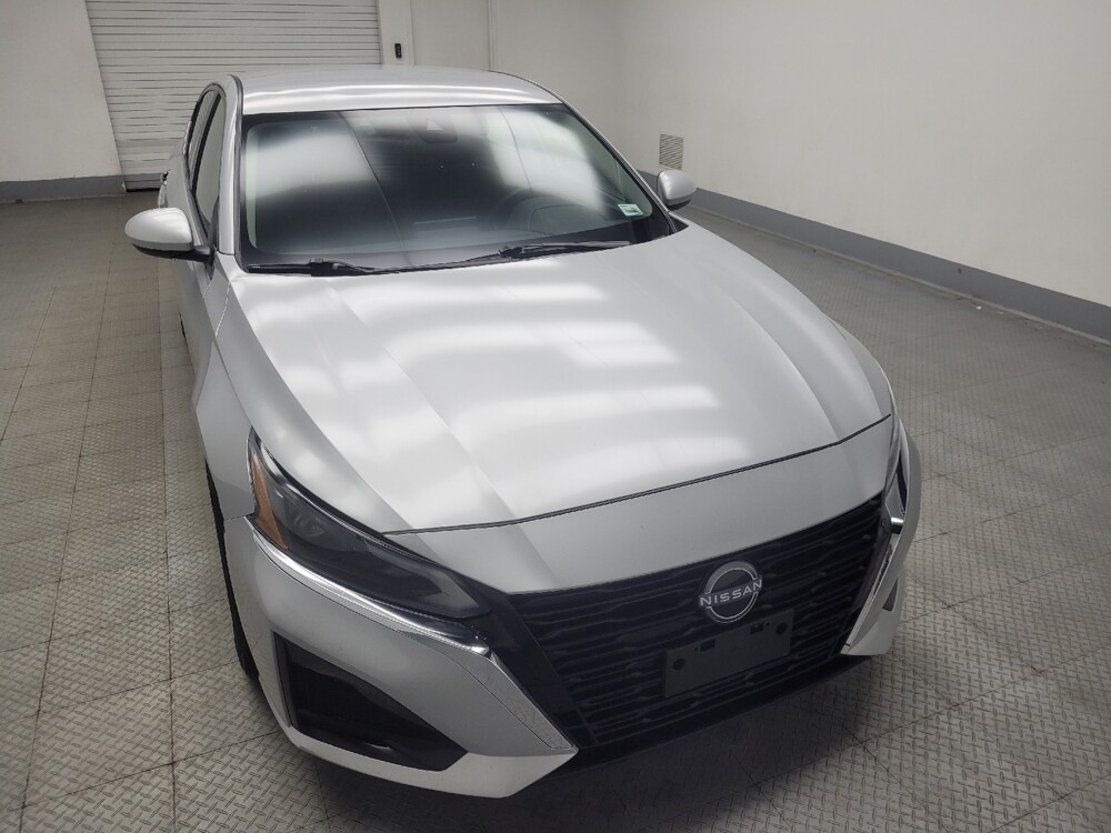2023 Nissan Altima in Indianapolis, IN 46222 - 18119594 14