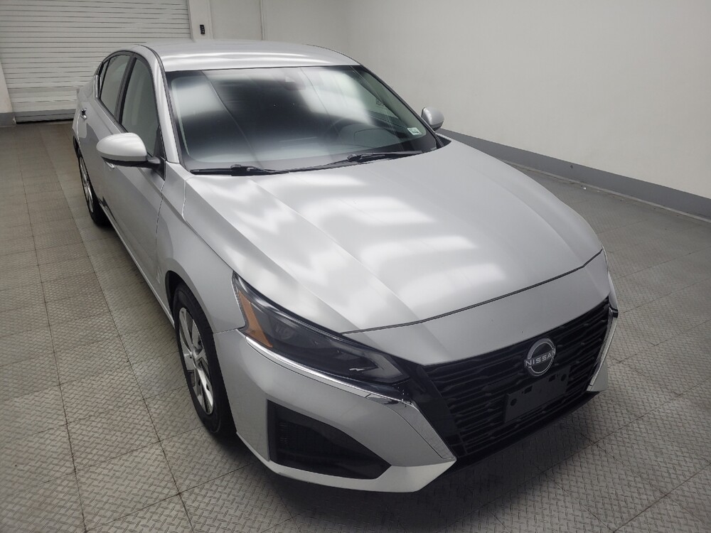 2023 Nissan Altima in Indianapolis, IN 46222 - 18119594 13