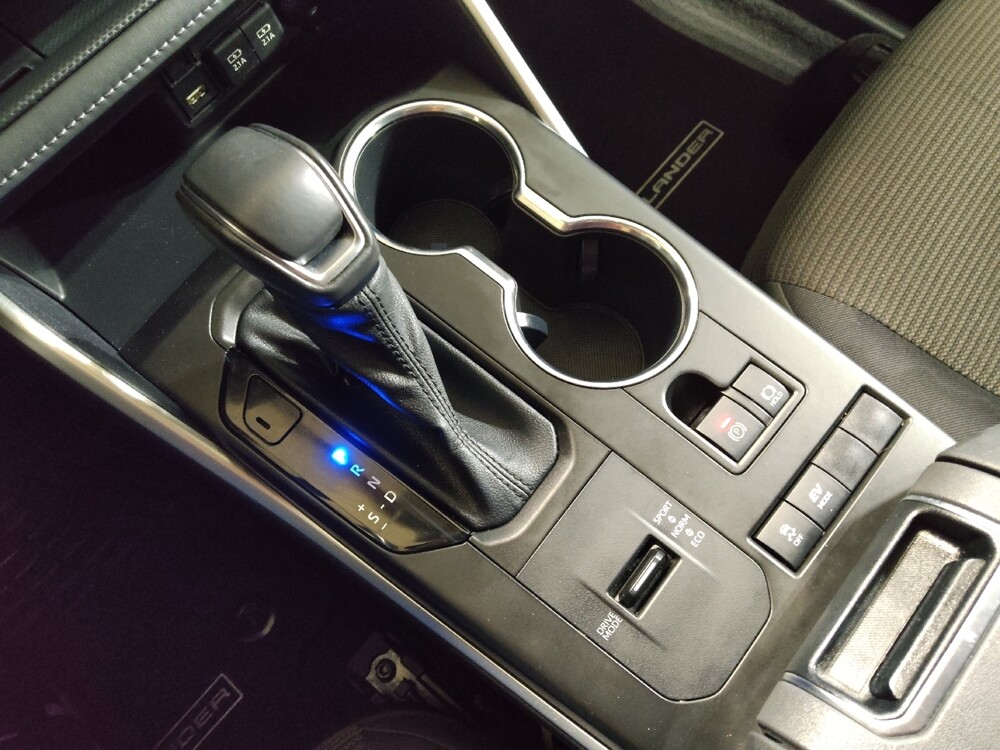 2021 Toyota Highlander in Arlington, TX 76011 - 18119596 26