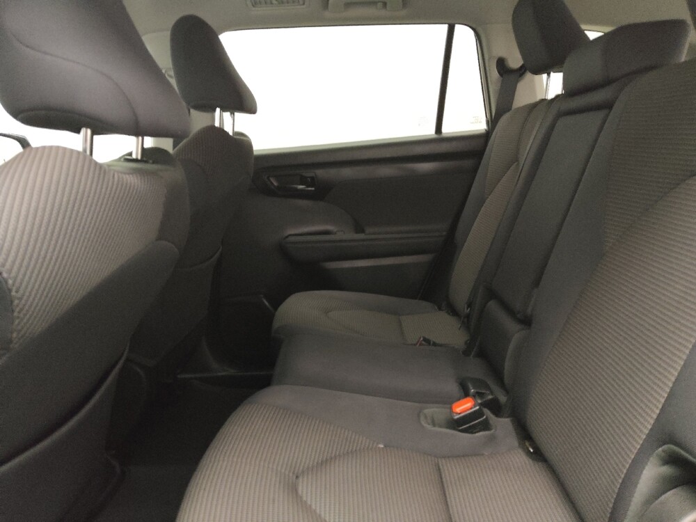 2021 Toyota Highlander in Arlington, TX 76011 - 18119596 18