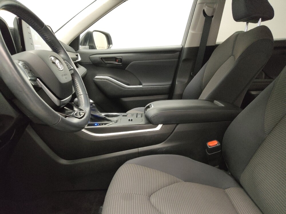 2021 Toyota Highlander in Arlington, TX 76011 - 18119596 17